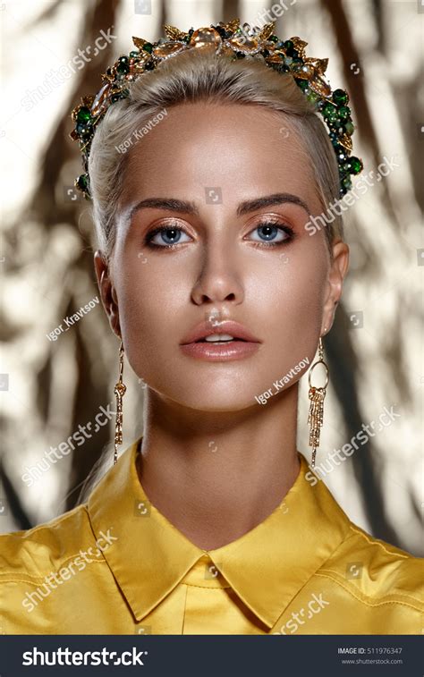 Fashion Studio Photo Beautiful Blonde Woman Stock Photo 511976347 Shutterstock