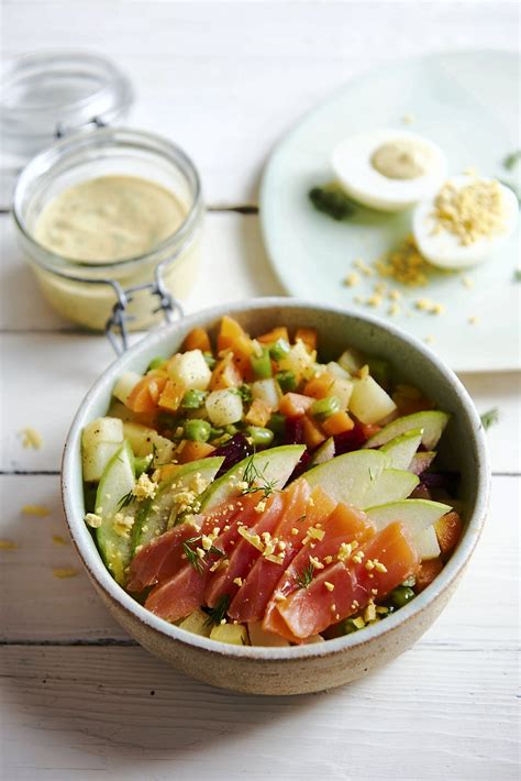 Salmon-apple salad, egg sauce » ChefSane