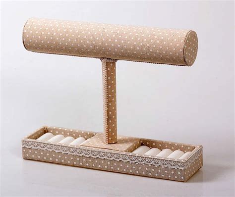 Поставка за бижута Nude Vivre