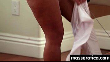 Jovencita tiene sesión con lesbianas cachondas 4 XVIDEOS