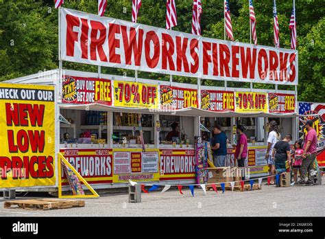 Pop Up Firework Stand Hi Res Stock Photography And Images Alamy
