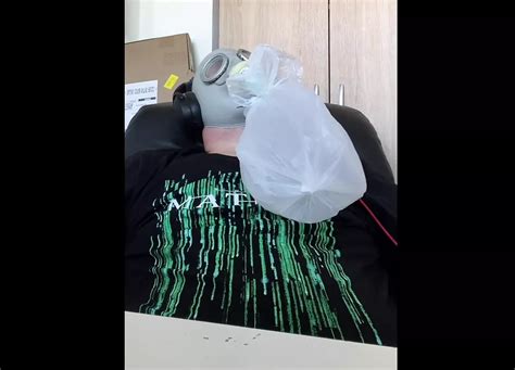 N V A Mask No The Flow Minimizer Trashbag Breathing And No Air Using Plug Gay Porn Xhamster