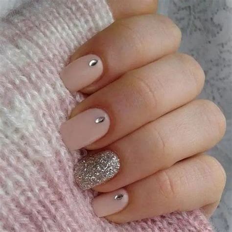 Ideas de manicure nude que querrás hacerte hoy mismo