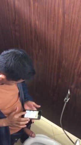 Tirando Self Do Pauzao No Banheiro Gay Amateur Porn Xhamster