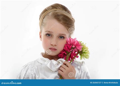 Portrait D Une Belle Petite Fille Blonde Image Stock Image Du Caucasien Bonheur