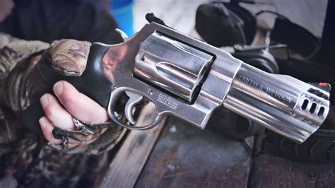 The Smith And Wesson 500 This Is No Gun More Like A Cannon 19fortyfive