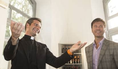 Vers Til La Prima Pietra Io Prete Gay E La Mia Ribellione All Ipocrisia Della Chiesa