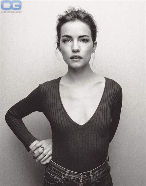 Willa Fitzgerald Nude Pictures Photos Playboy Naked Topless Fappening