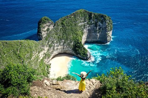 kelingking beach nusa penida  rex cliff hike  bali