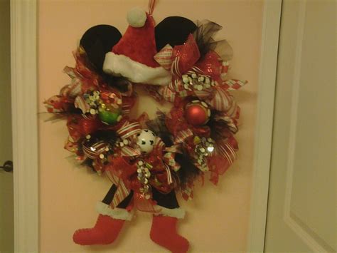 Mickey Mouse Christmas Wreath Mickey Mouse Wreath, Mickey Mouse ...