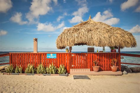 Private Cabanas – De Palm Island