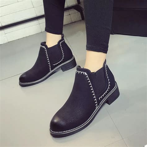 Fashion Vintage Women Ankle Boots Soft Leather Flat Shoes Comfortable