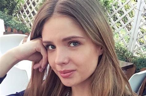 Olga Kaczyńska z Top Model pozuje w bikini na jachcie Od czasów programu nie widzieliśmy jej