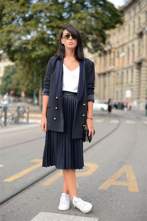 Black Midi Skirt Outfit Ideas Outfit With Pleated Skirts Casual