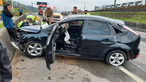 Três Pessoas Ficam Feridas Em Acidente De Trânsito Na Br 101 Em