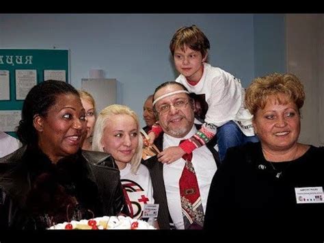 ЛИЗ МИТЧЕЛЛ ИЗ "БОНИ-М" В ГОСТЯХ У ДОКТОРА БААЗА - YouTube