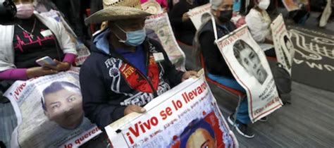 El Periódico De México Noticias De México Columnas Calamidades El Caso Ayotzinapa Está En