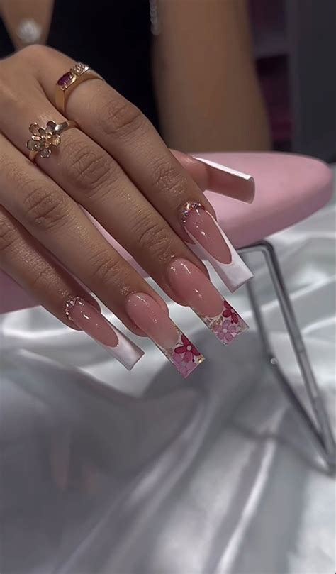 Pin by 5 on 𝐀𝐂𝐂𝐄𝐒𝐒𝐎𝐑𝐈𝐄𝐒 Girly acrylic nails Pink acrylic nails