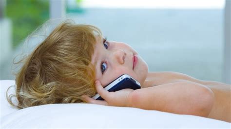 Une Application Pour Surveiller Distance Le T L Phone De Votre Enfant