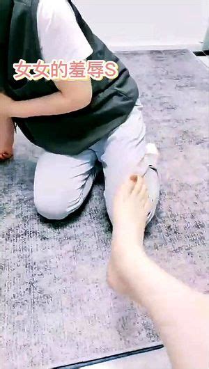 chinese lesbian foot slaveを視聴 Gay Xvideos Chinese Femdom Porn SpankBang