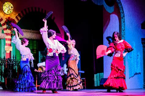 El Abanico En El Baile Flamenco El Palacio Andaluz