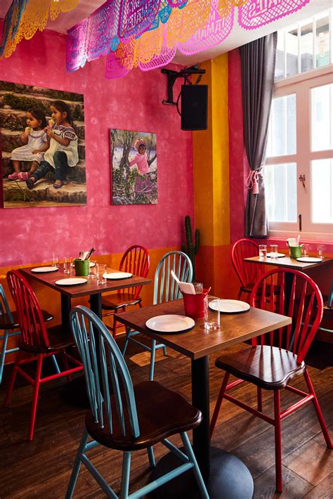 Traditional chefs are debating if modern bak jay is still authentic 6