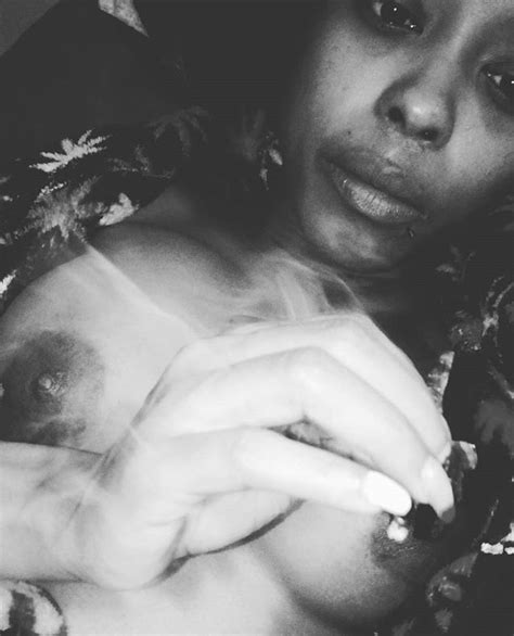 Ig Honeys Showing Tits Shesfreaky