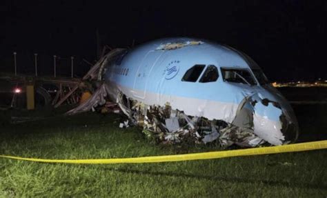 Un Avion De Korean Air Sort De La Piste Aux Philippines 173 Personnes