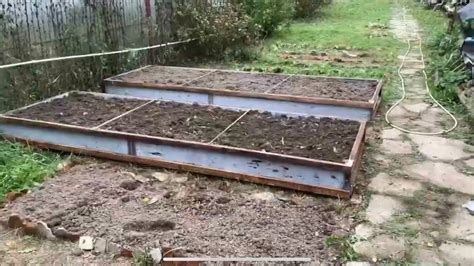 Плюс две грядки из шифера на огороде - YouTube