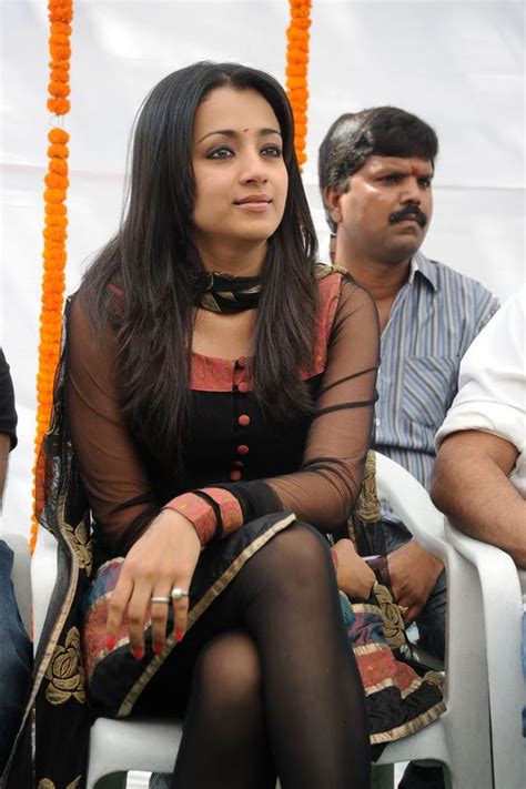 Hot Black Dick Actress Trisha Hot Leg Show In Black Transparent Chudithar