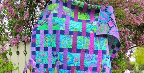 Showcase Large Prints In This Striking Quilt Quilting Digest