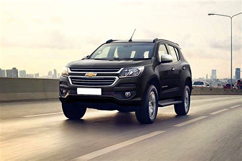 Chevrolet Trailblazer Images - Check Interior & Exterior Photos | OtO