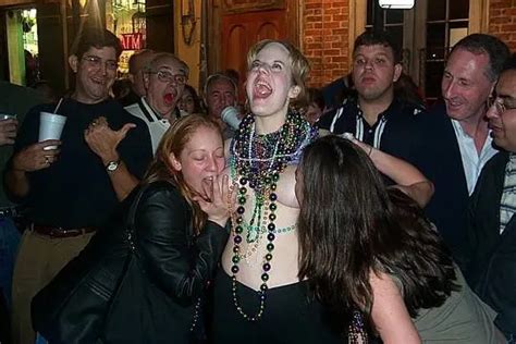 Double Boob Suck Scrolller