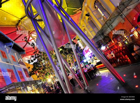 Singapore Nightlife - Clarke Quay Stock Photo - Alamy