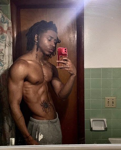 Pin By Brazoli On Ebony Black Gay Cute Gay Couples Men Kissing