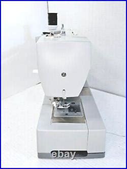 Singer 4423 Heavy Duty Sewing Machine with Accessories, Pedal & Rotary ...