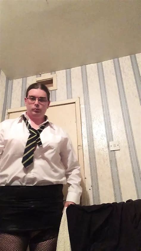 Free Crossdresser Striptease Gay Porn Videos XHamster