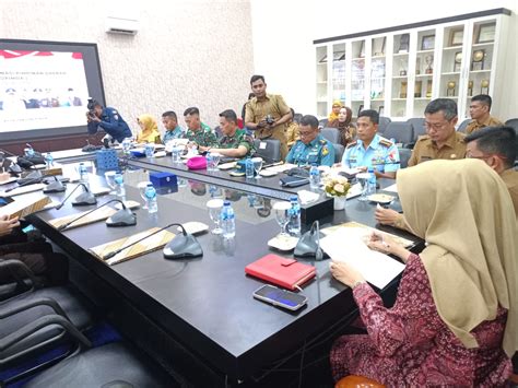 Komandan Yonmarhanlan Iv Batam Ikuti Rapat Forkopimda Kota