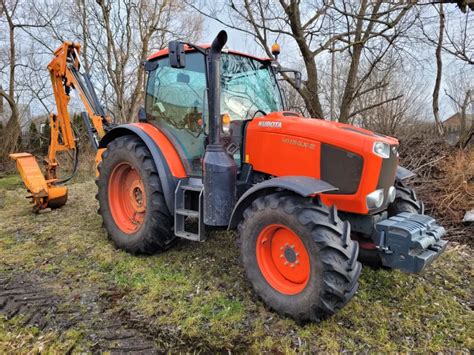 Ten Ci Gnik Kubota M Godziny Bije Z Dala Od Cywilizacji Traktor