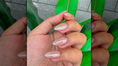 Nude Chrome Nails Are The Simple Elegant Manicure Trend We Re Loving