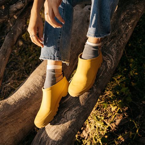 womens bodega clog calendula seavees