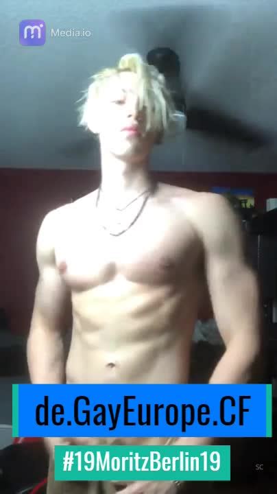 A Somewhat Feminine Blonde Guy Shows His Pumped Up Body Germany BoyFriendTV