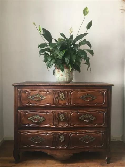 Commode En Noyer Lyonnaise D Poque Louis Xv Du Me Si Cle Eur