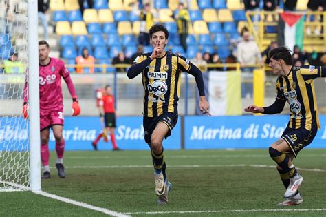 Floriani Mussolini Segna Il Primo Gol In Serie B Con La Juve Stabia L