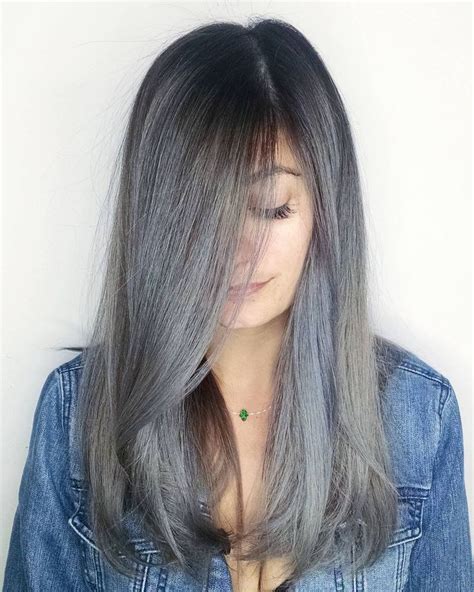 Charcoal Gray Hair Instagram Trend | Color de cabello cenizo, Cortes de ...