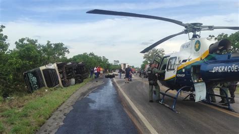 Dois Caminh Es Se Envolvem Em Acidente Em Rodovia De Mato Grosso