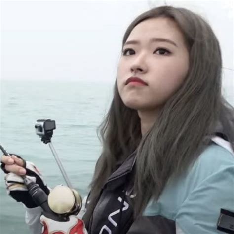 Lq Olivia Hye Hyejoo Oliviahye Hyejoo Loona Chicas Hula Hoop