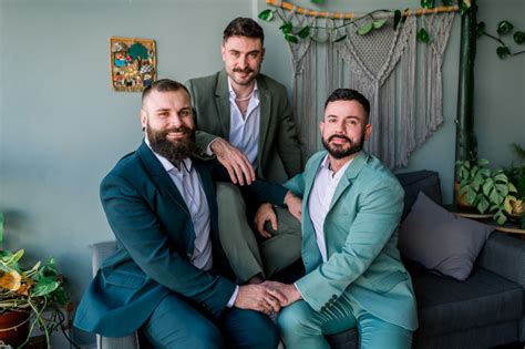71 impresionantes fotografías de una boda gay poliamorosa en Brasil