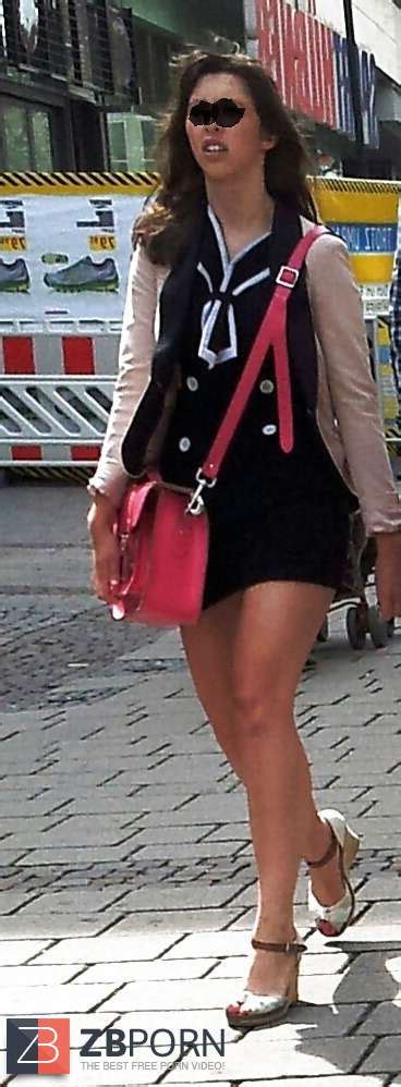 Schlampe Wartet Darauf In Ihren Arsch Gefickt Zu Werden ZB Porn