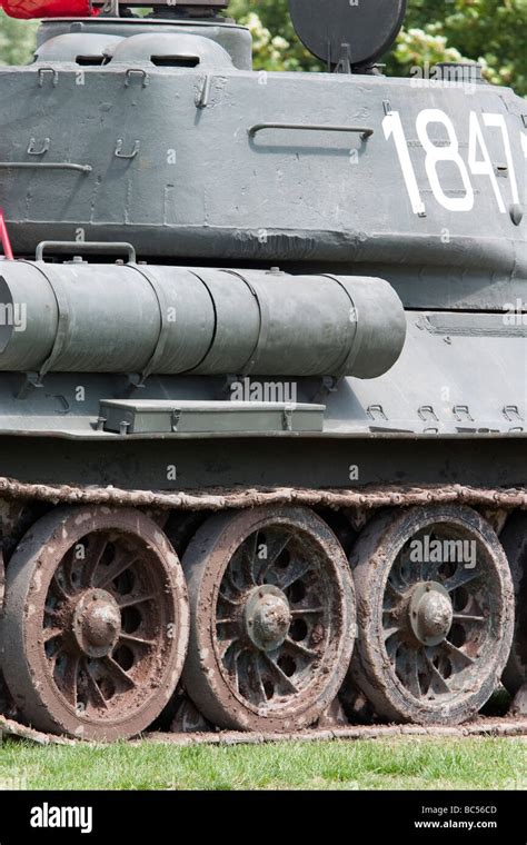 T34 hi-res stock photography and images - Alamy